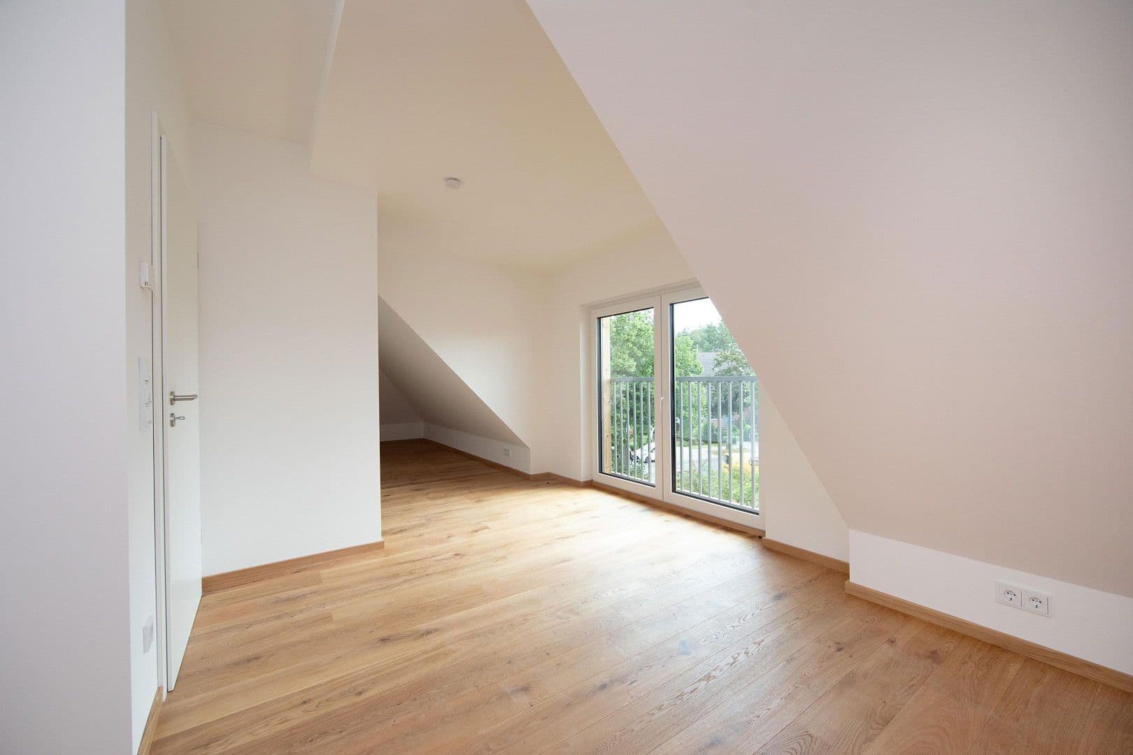 Pronájem domu 166 m², pozemek 383 m², Berlin, Berlín Pronájem domu 166 m², pozemek 383 m², Berlin, Berlín