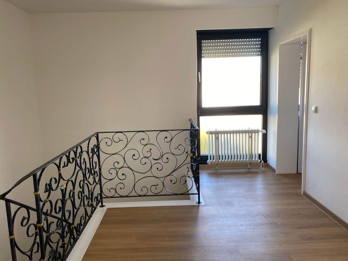 Pronájem domu 160 m², pozemek 766 m², Lappersdorf, Bavorsko Pronájem domu 160 m², pozemek 766 m², Lappersdorf, Bavorsko