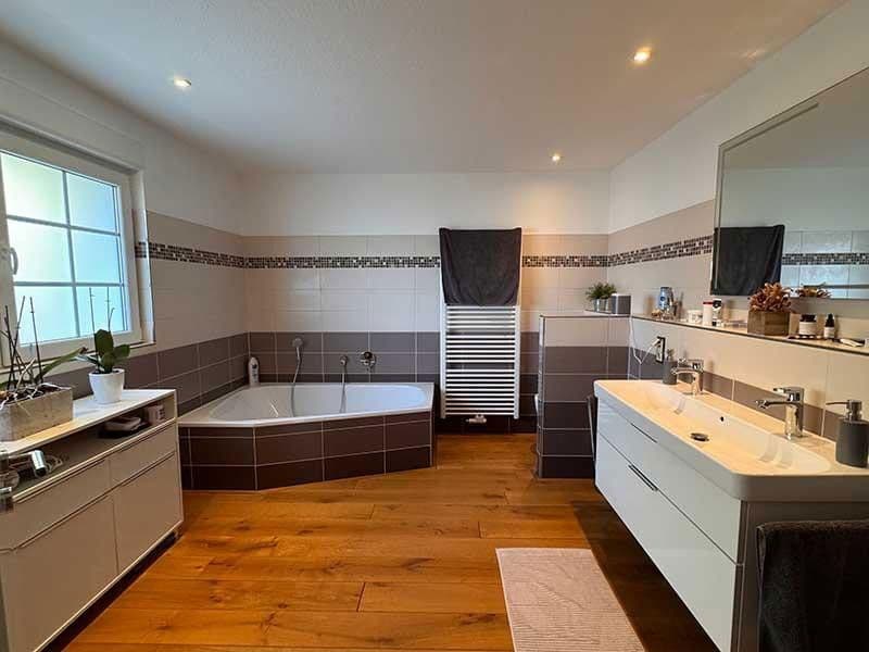 Prodej domu 190 m², pozemek 569 m², Overath, Severní Porýní-Vestfálsko Prodej domu 190 m², pozemek 569 m², Overath, Severní Porýní-Vestfálsko