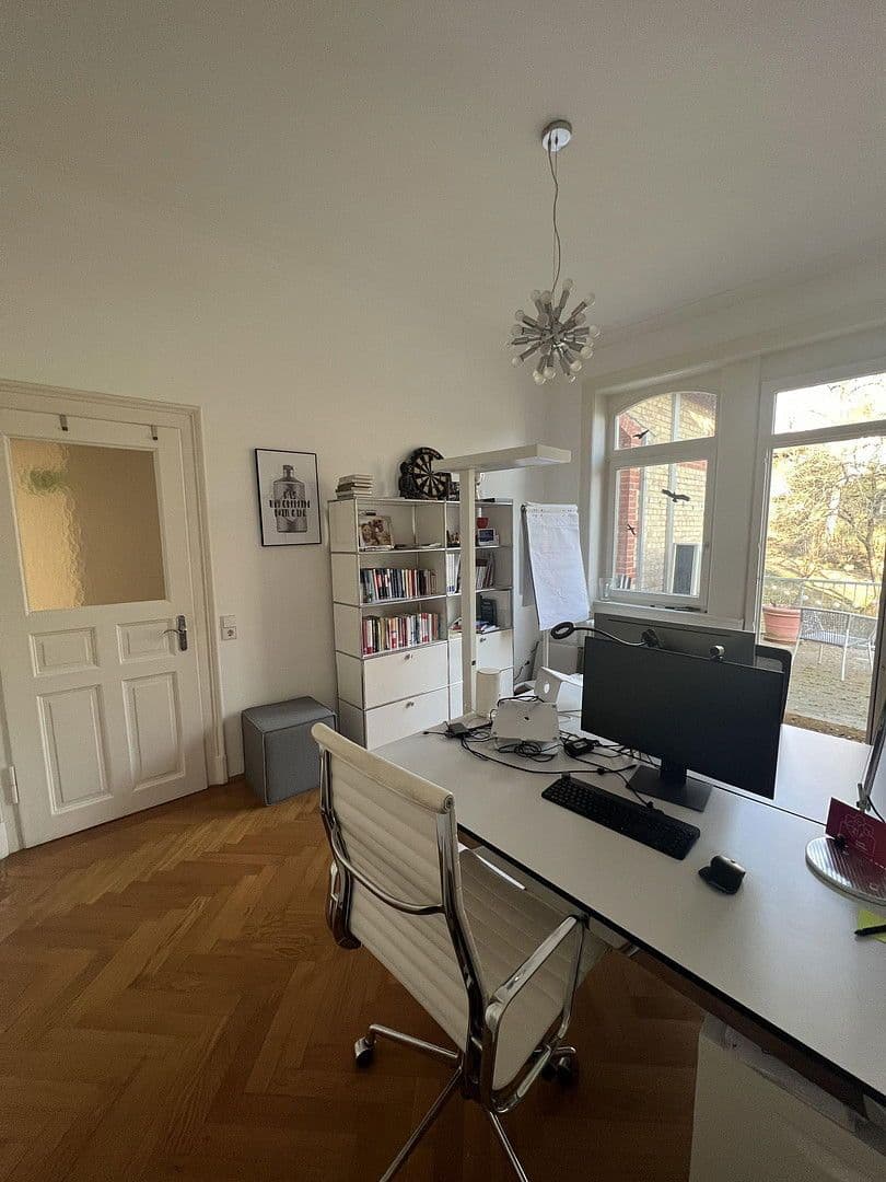 Pronájem kanceláře 21 m², Stuttgart, Bádensko-Württembersko Pronájem kanceláře 21 m², Stuttgart, Bádensko-Württembersko