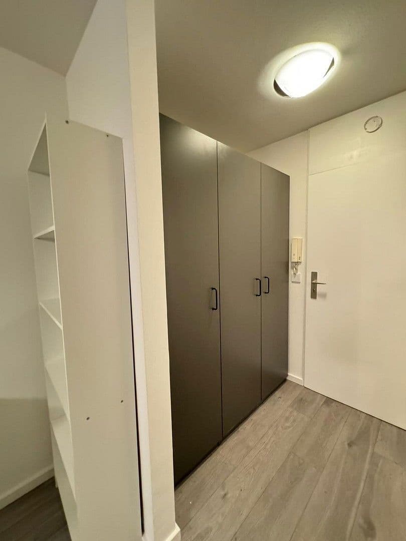 Pronájem bytu 1+1 29 m², Berg-am-Laim-Str. 95, München, Bavorsko Pronájem bytu 1+1 29 m², Berg-am-Laim-Str. 95, München, Bavorsko