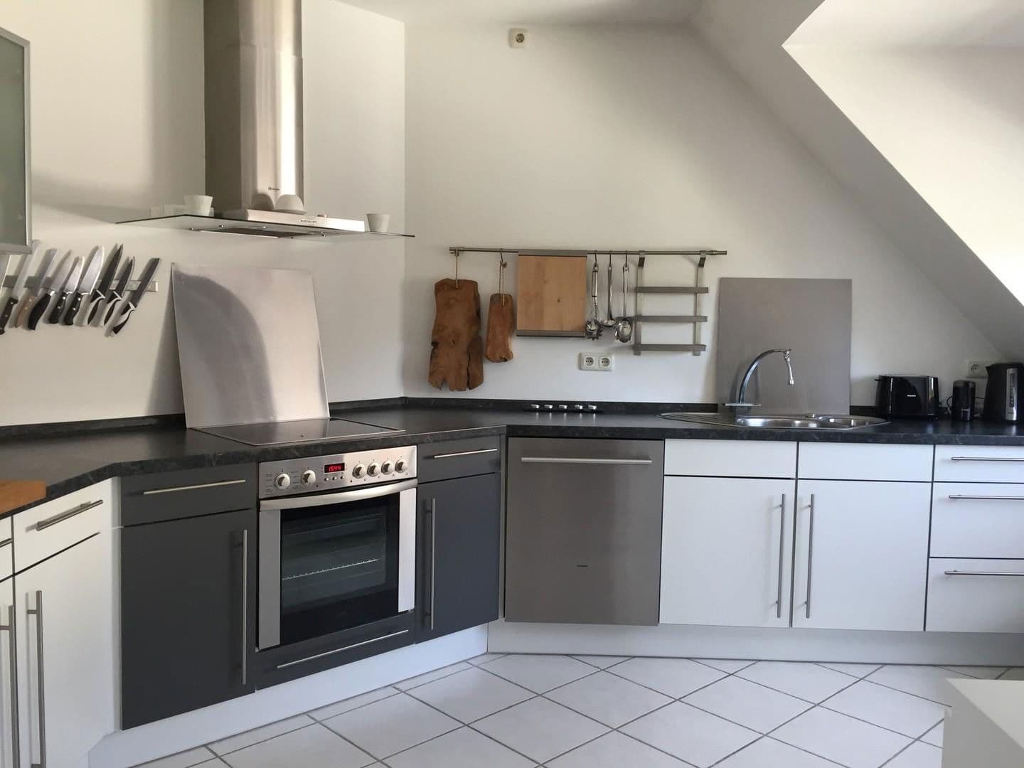 Pronájem bytu 2+1 92 m², Köln, Severní Porýní-Vestfálsko Pronájem bytu 2+1 92 m², Köln, Severní Porýní-Vestfálsko