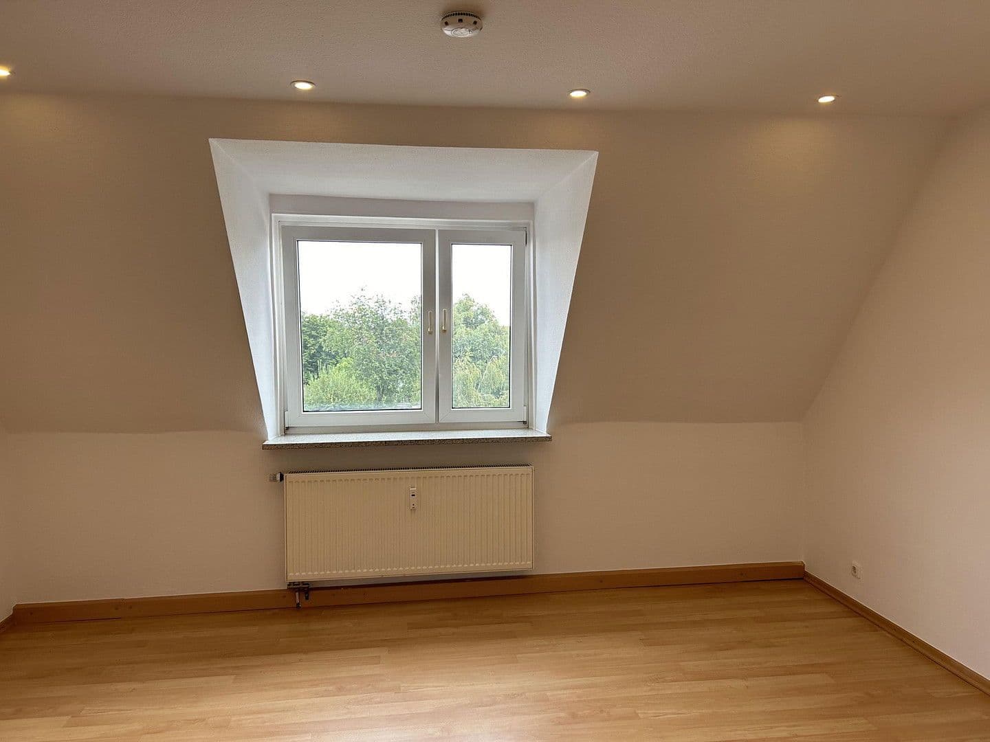 Pronájem bytu 3+1 79 m², Hildesheim, Dolní Sasko Pronájem bytu 3+1 79 m², Hildesheim, Dolní Sasko