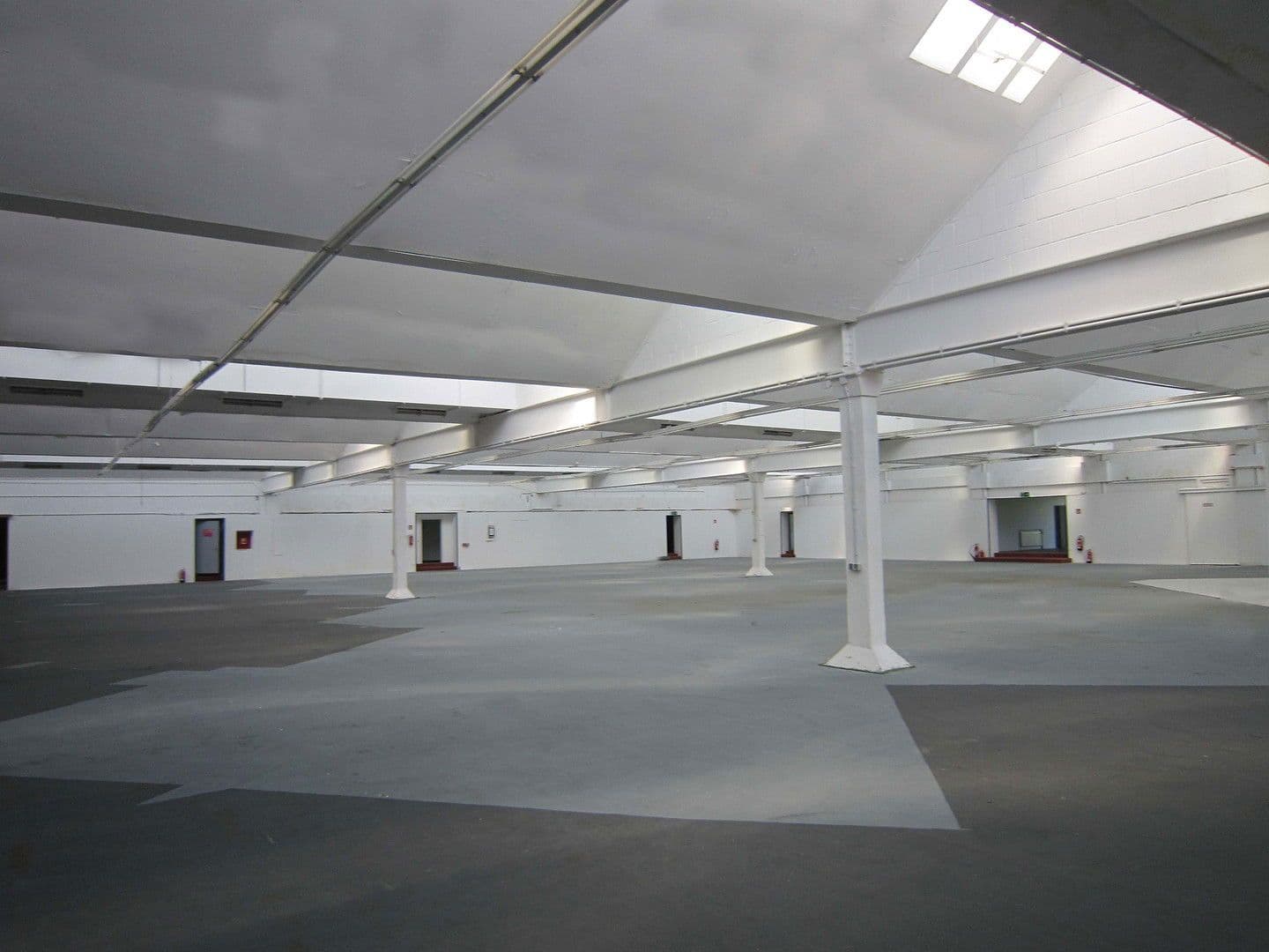 Pronájem nebytového prostoru 2.200 m², Hermeskeil, Porýní-Falc Pronájem nebytového prostoru 2.200 m², Hermeskeil, Porýní-Falc