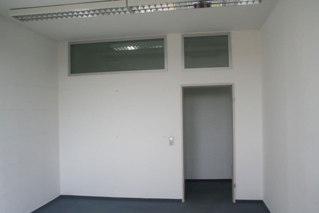 Pronájem nebytového prostoru 2.200 m², Hermeskeil, Porýní-Falc Pronájem nebytového prostoru 2.200 m², Hermeskeil, Porýní-Falc