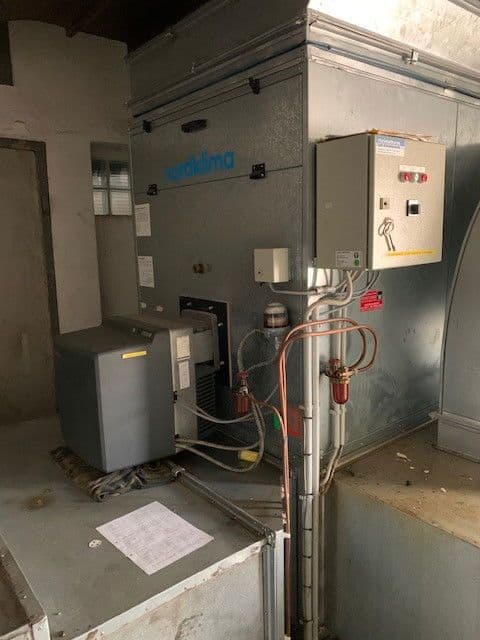 Pronájem nebytového prostoru 2.200 m², Hermeskeil, Porýní-Falc Pronájem nebytového prostoru 2.200 m², Hermeskeil, Porýní-Falc