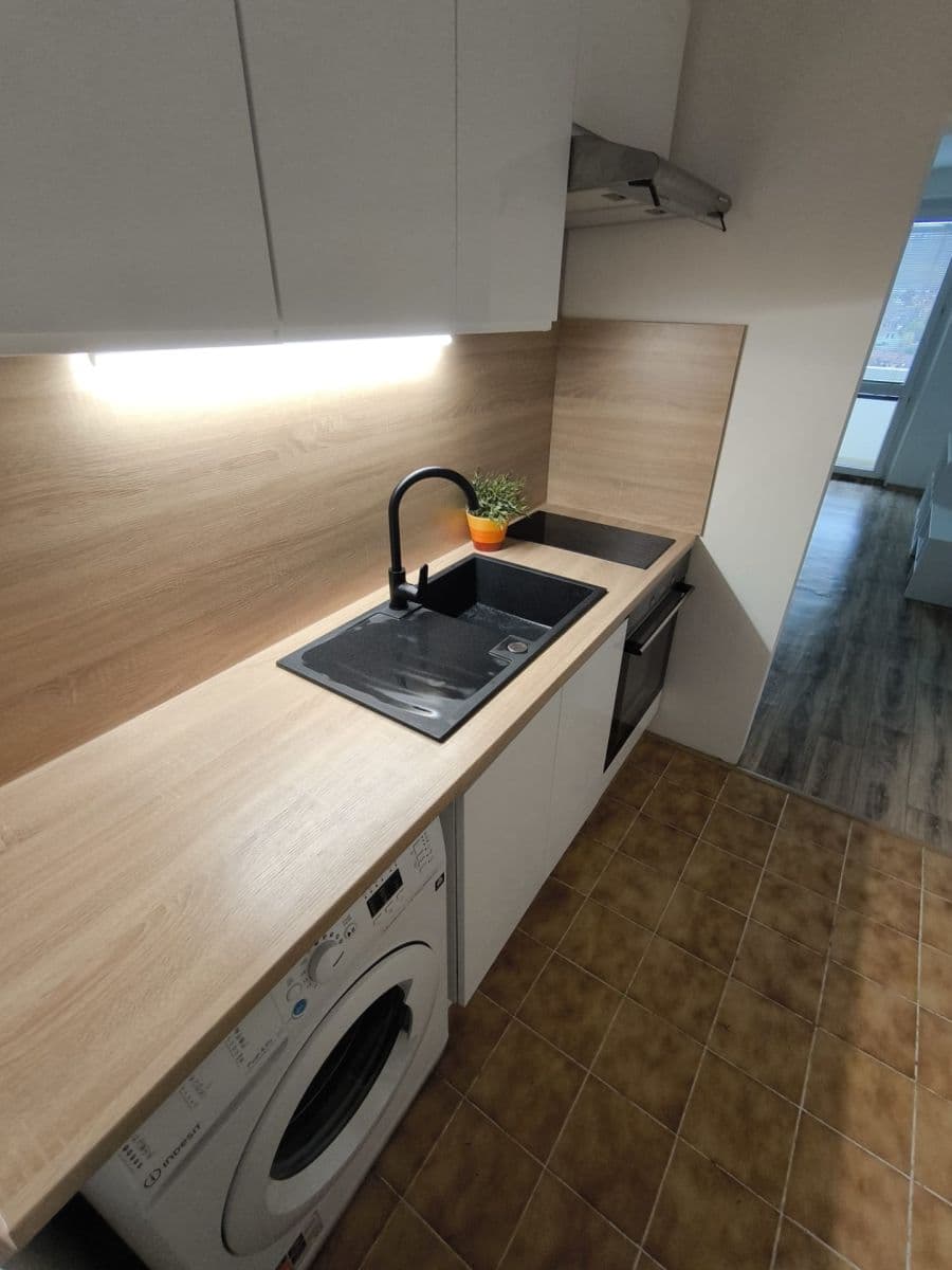 Pronájem bytu 1+kk 30 m², Brněnská, Kuřim, Jihomoravský kraj Pronájem bytu 1+kk 30 m², Brněnská, Kuřim, Jihomoravský kraj