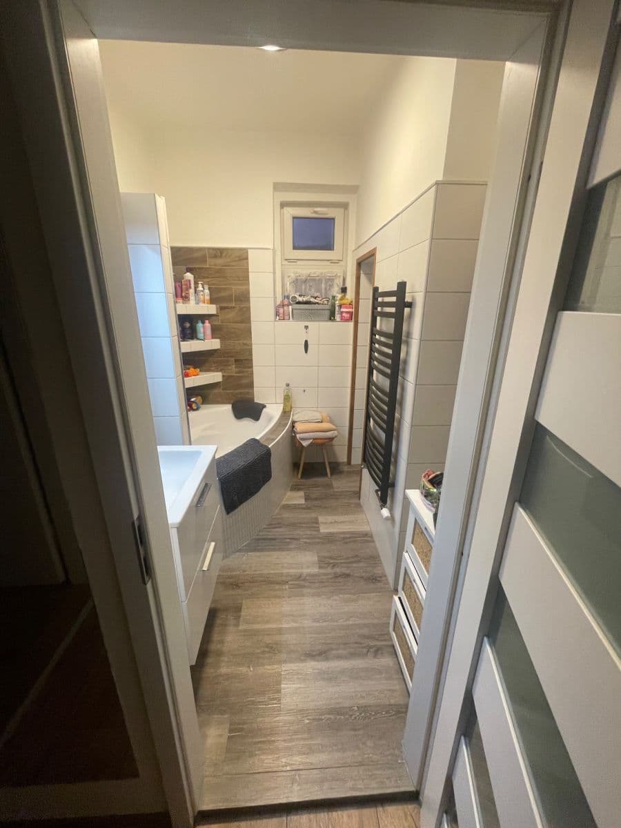 Prodej bytu 3+1 96 m², Poschoďová, Vyšší Brod, Jihočeský kraj Prodej bytu 3+1 96 m², Poschoďová, Vyšší Brod, Jihočeský kraj