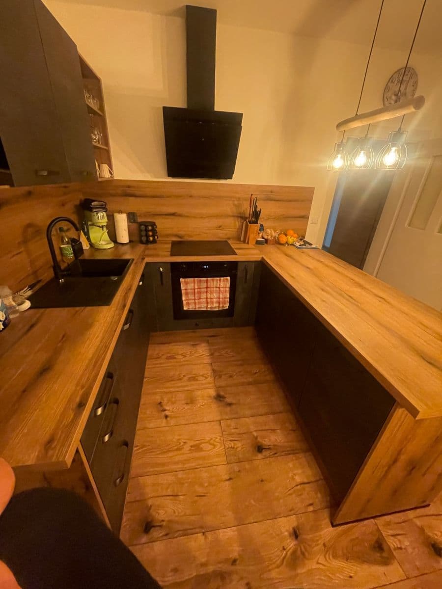 Prodej bytu 3+1 96 m², Poschoďová, Vyšší Brod, Jihočeský kraj Prodej bytu 3+1 96 m², Poschoďová, Vyšší Brod, Jihočeský kraj