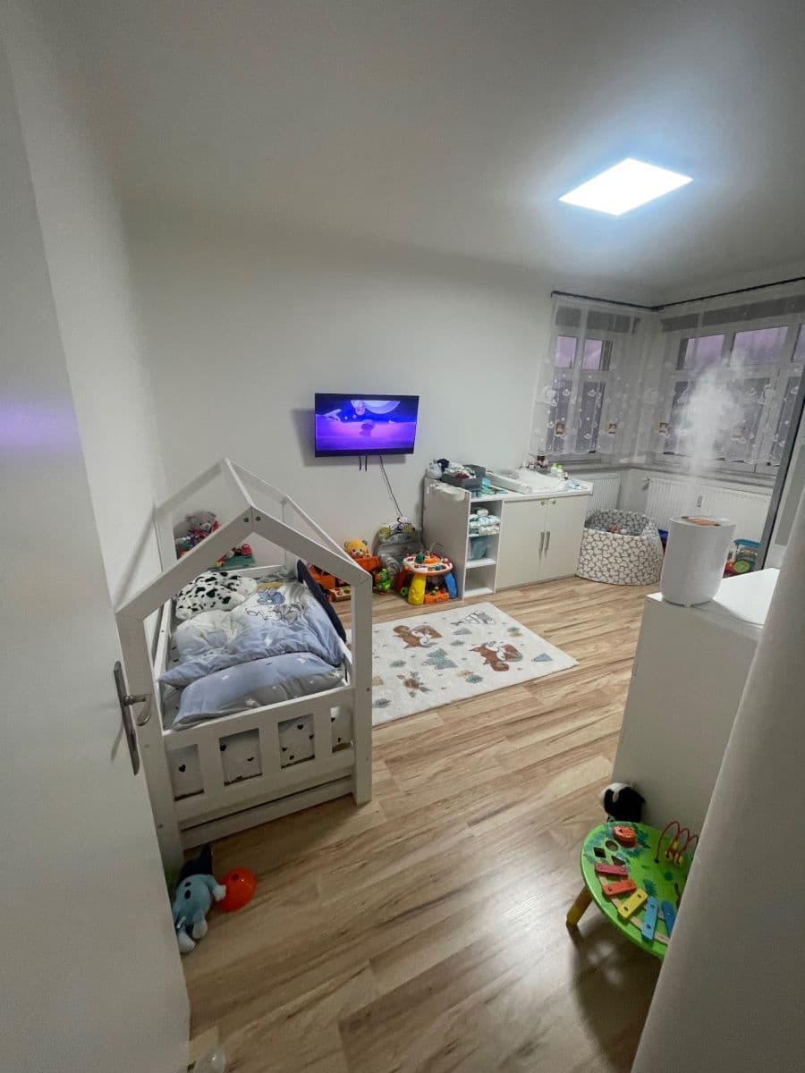 Prodej bytu 3+1 96 m², Poschoďová, Vyšší Brod, Jihočeský kraj Prodej bytu 3+1 96 m², Poschoďová, Vyšší Brod, Jihočeský kraj