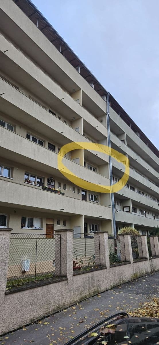 Pronájem bytu 2+kk 45 m², Humpolecká, Praha, Praha Pronájem bytu 2+kk 45 m², Humpolecká, Praha, Praha