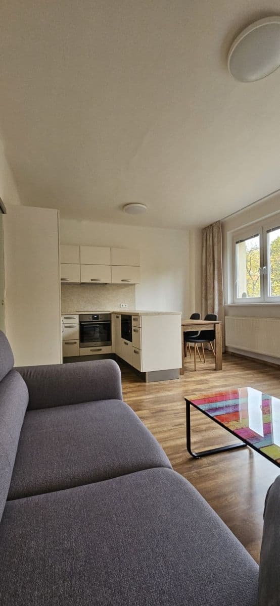 Pronájem bytu 2+kk 45 m², Humpolecká, Praha, Praha Pronájem bytu 2+kk 45 m², Humpolecká, Praha, Praha