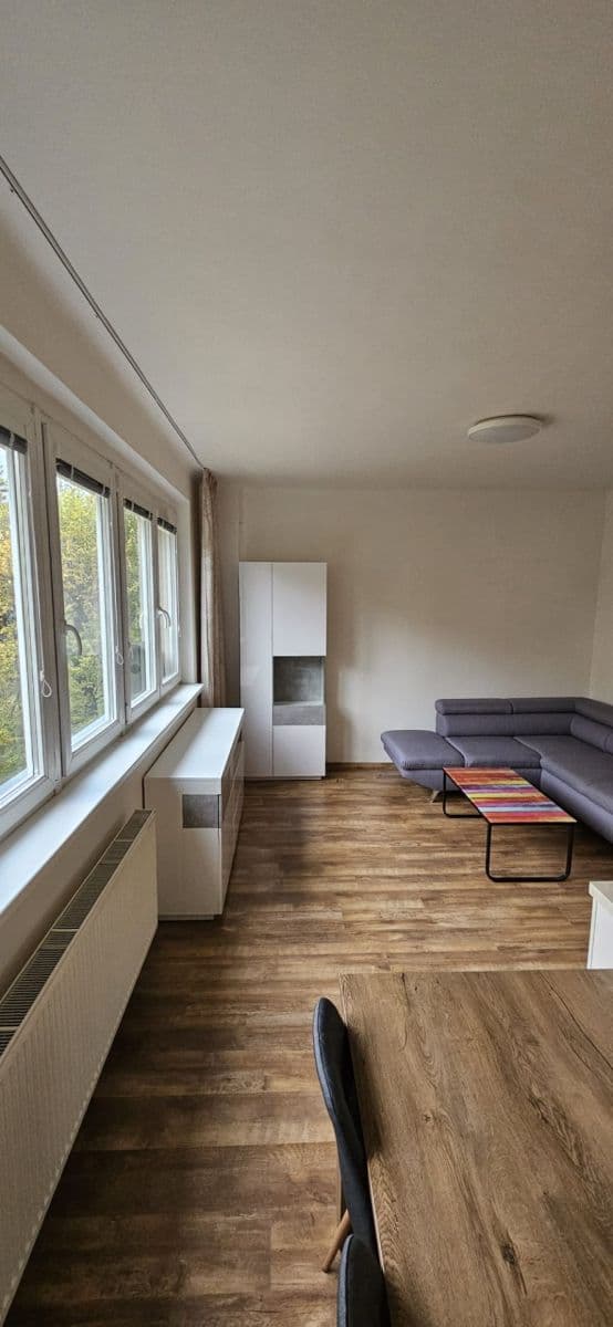 Pronájem bytu 2+kk 45 m², Humpolecká, Praha, Praha Pronájem bytu 2+kk 45 m², Humpolecká, Praha, Praha