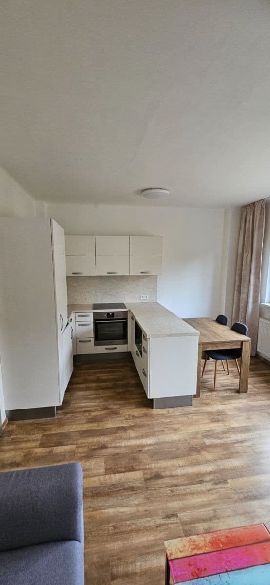 Pronájem bytu 2+kk 45 m², Humpolecká, Praha, Praha Pronájem bytu 2+kk 45 m², Humpolecká, Praha, Praha