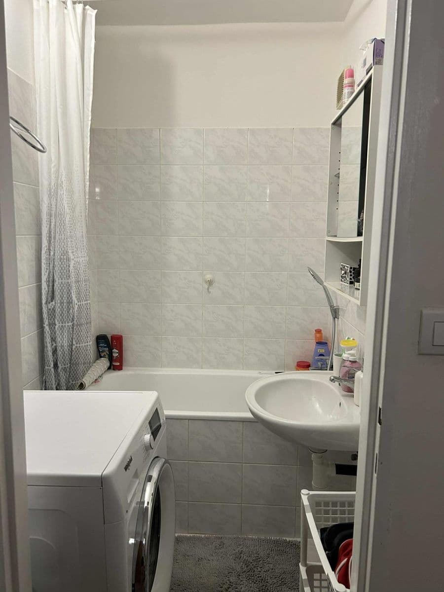 Prodej bytu 2+1 42 m², Laudova, Praha, Praha Prodej bytu 2+1 42 m², Laudova, Praha, Praha