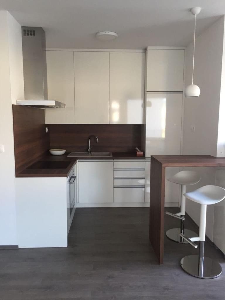 Pronájem bytu 1+1 45 m², Karpatská, Trenčín, Trenčiansky kraj Pronájem bytu 1+1 45 m², Karpatská, Trenčín, Trenčiansky kraj