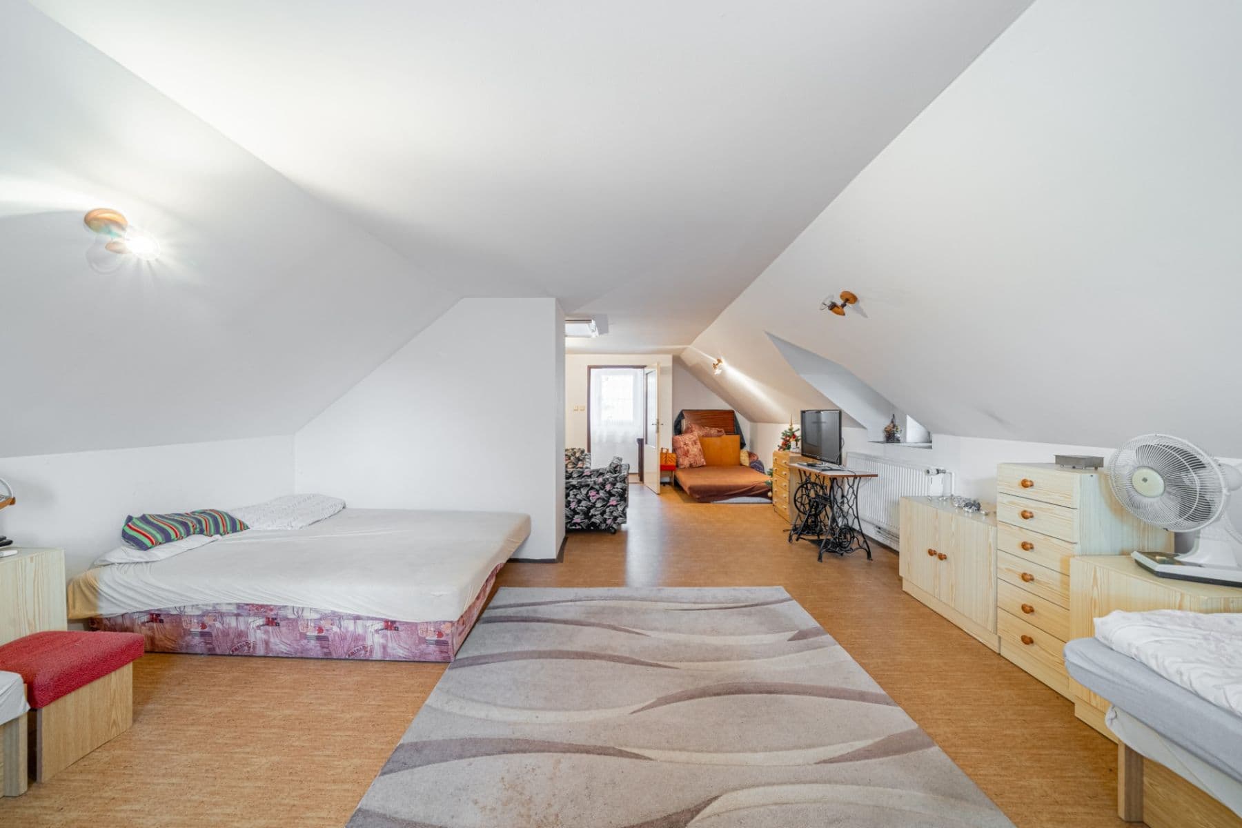 Prodej domu 110 m², pozemek 350 m², Petra Jilemnického, Čelákovice, Středočeský kraj Prodej domu 110 m², pozemek 350 m², Petra Jilemnického, Čelákovice, Středočeský kraj