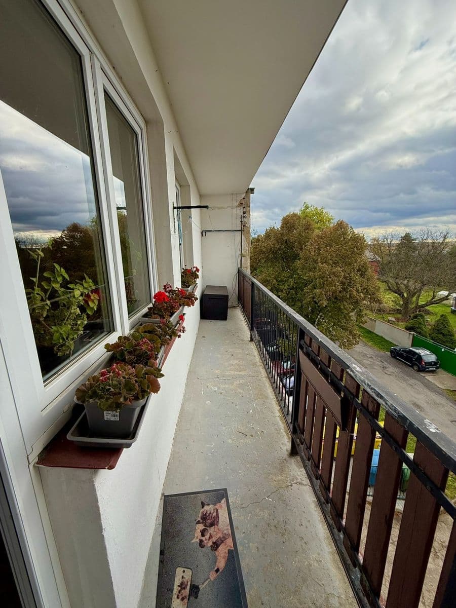 Pronájem bytu 3+1 78 m², Břežany II, Středočeský kraj Pronájem bytu 3+1 78 m², Břežany II, Středočeský kraj