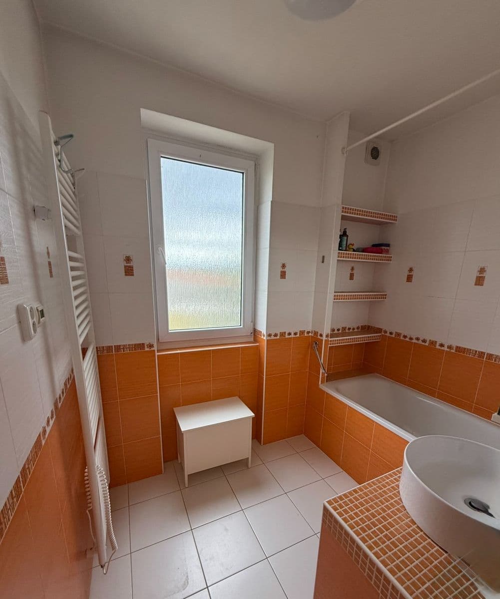 Pronájem bytu 3+1 78 m², Břežany II, Středočeský kraj Pronájem bytu 3+1 78 m², Břežany II, Středočeský kraj