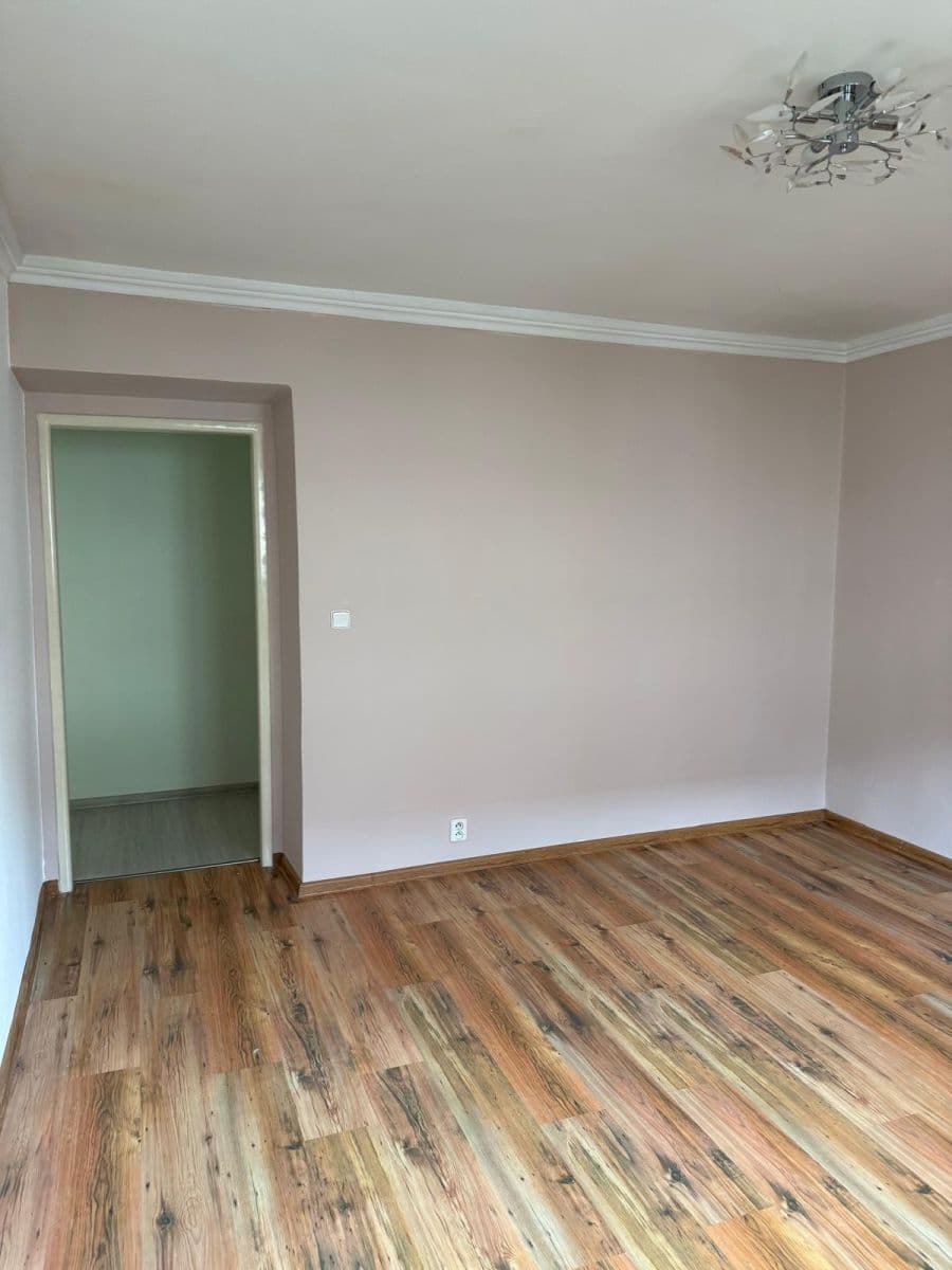 Pronájem bytu 2+1 61 m², Slezská, Sokolov, Karlovarský kraj Pronájem bytu 2+1 61 m², Slezská, Sokolov, Karlovarský kraj