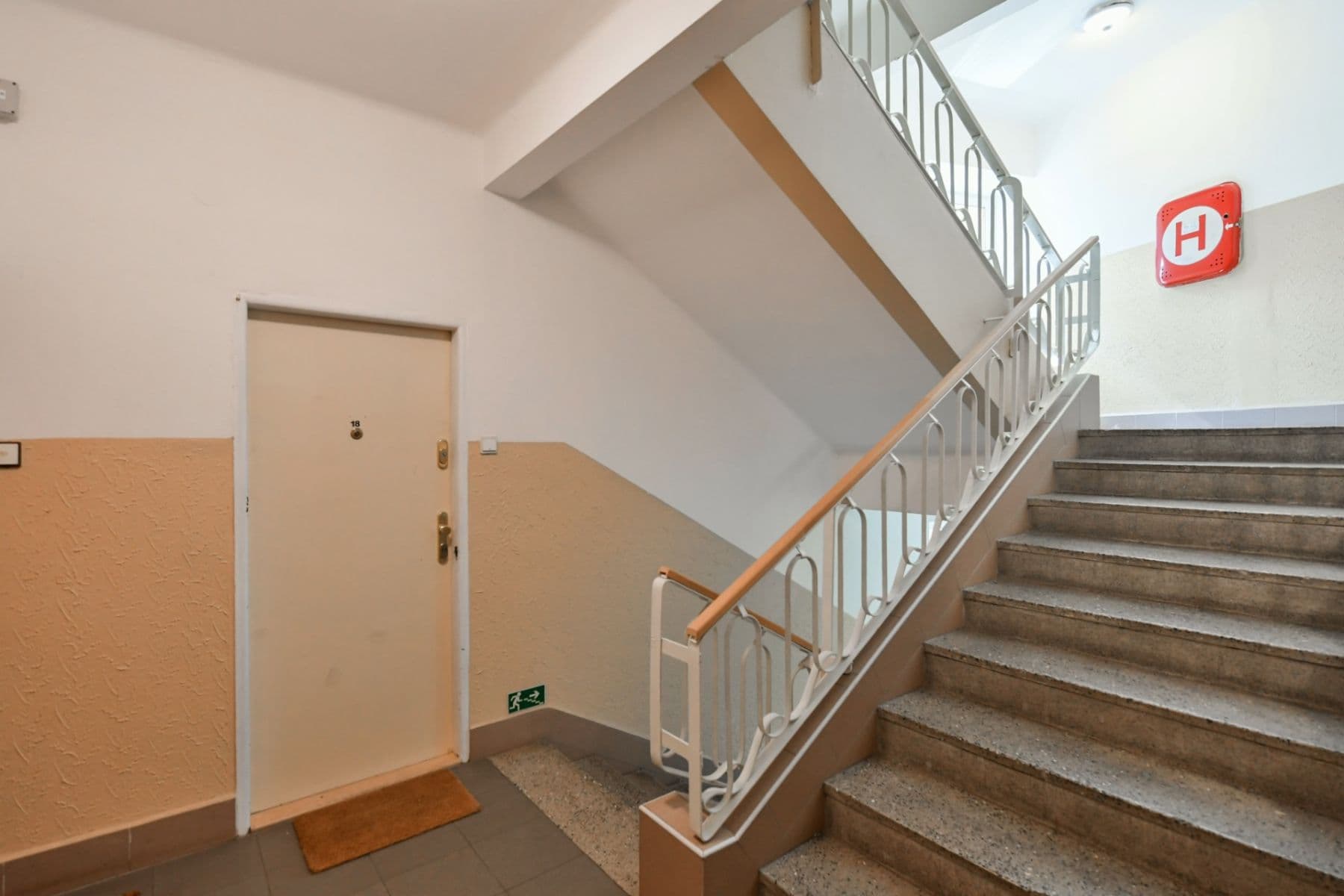 Pronájem bytu 1+kk 31 m², Na Veselí, Praha, Praha Pronájem bytu 1+kk 31 m², Na Veselí, Praha, Praha