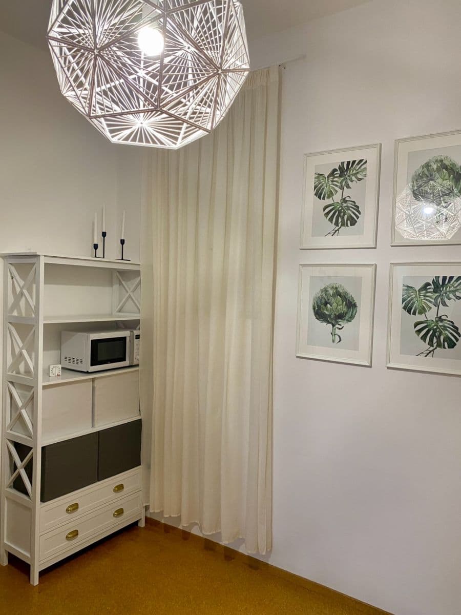 Pronájem bytu 2+1 80 m², Gorkého, Bratislava - mestská časť Staré Mesto, Bratislavský kraj Pronájem bytu 2+1 80 m², Gorkého, Bratislava - mestská časť Staré Mesto, Bratislavský kraj