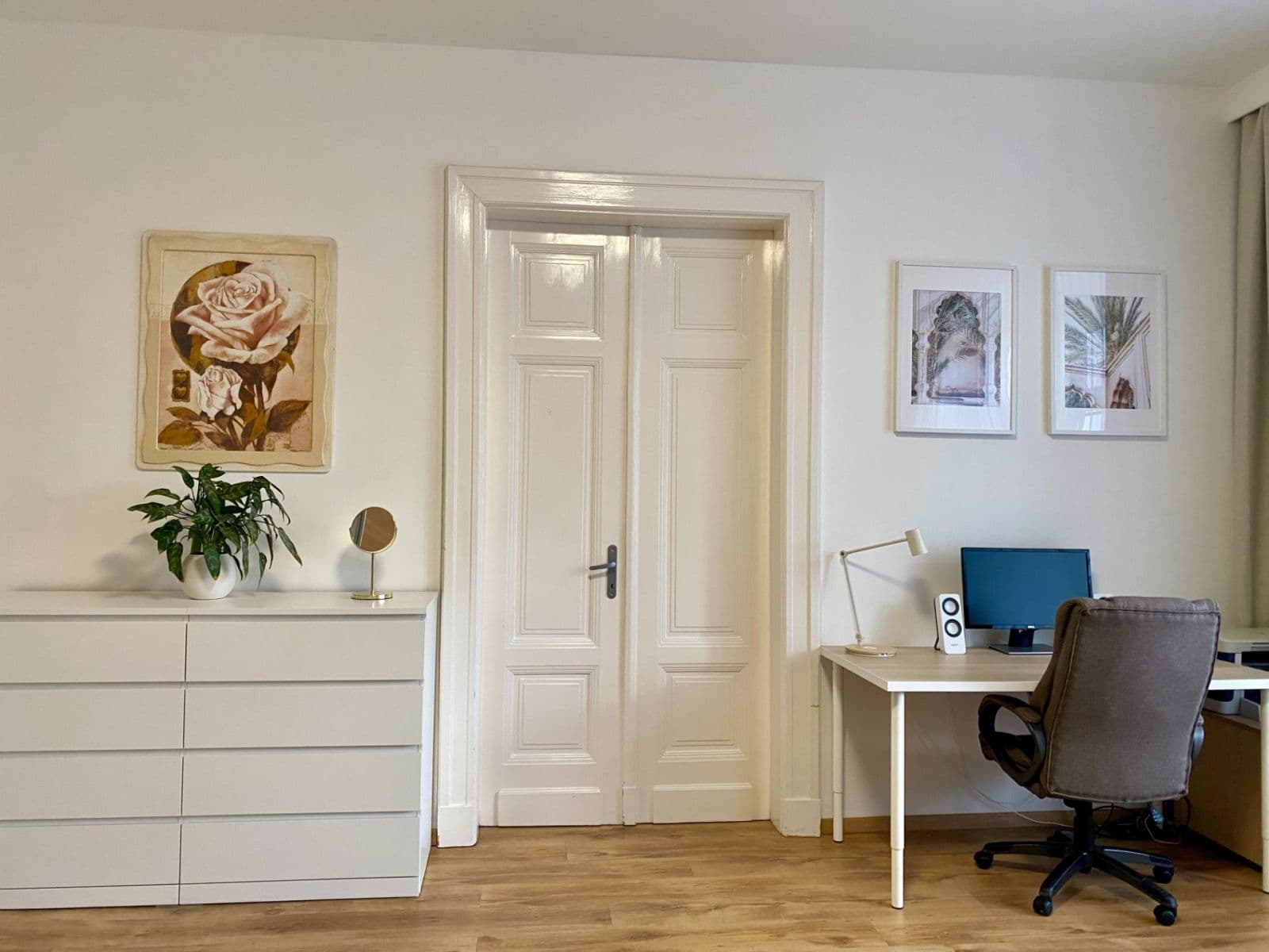 Pronájem bytu 2+1 80 m², Gorkého, Bratislava - mestská časť Staré Mesto, Bratislavský kraj Pronájem bytu 2+1 80 m², Gorkého, Bratislava - mestská časť Staré Mesto, Bratislavský kraj