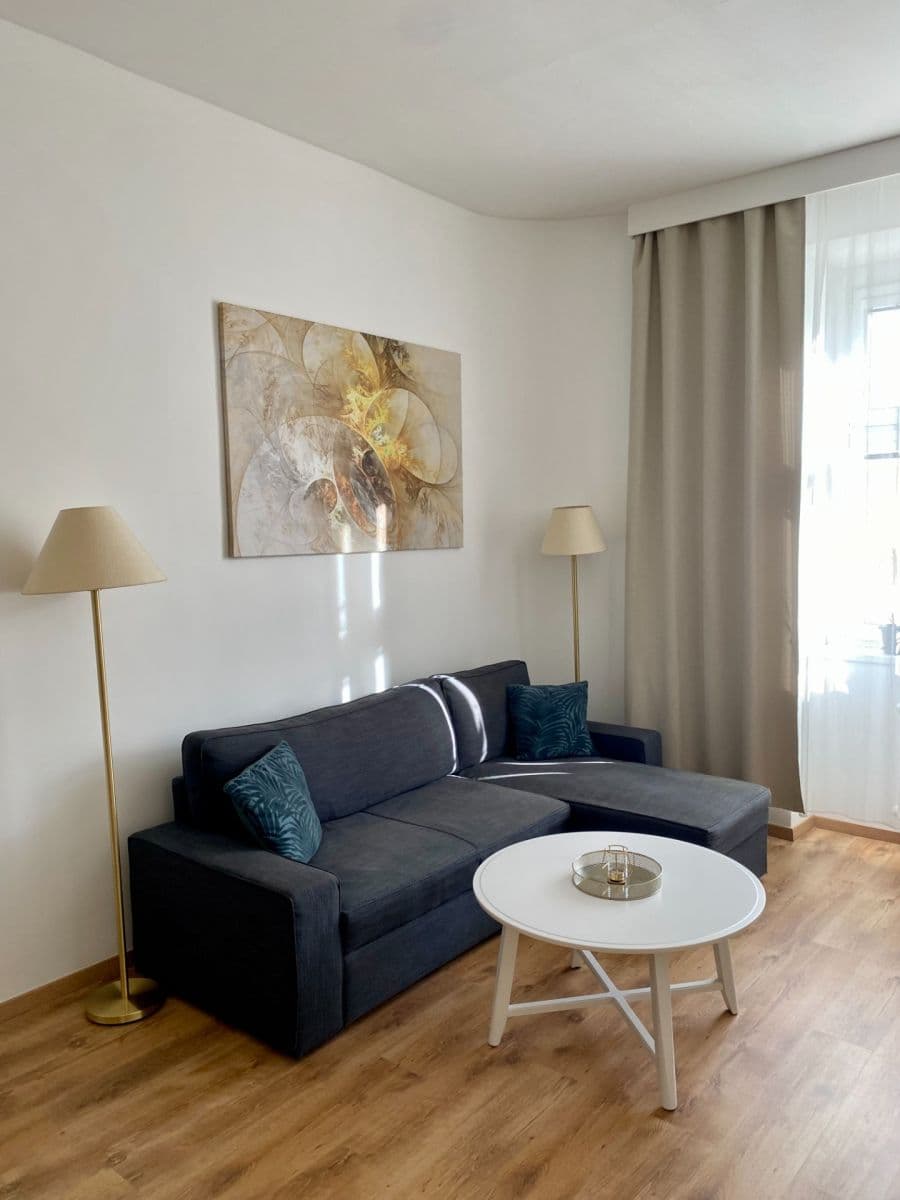 Pronájem bytu 2+1 80 m², Gorkého, Bratislava - mestská časť Staré Mesto, Bratislavský kraj Pronájem bytu 2+1 80 m², Gorkého, Bratislava - mestská časť Staré Mesto, Bratislavský kraj