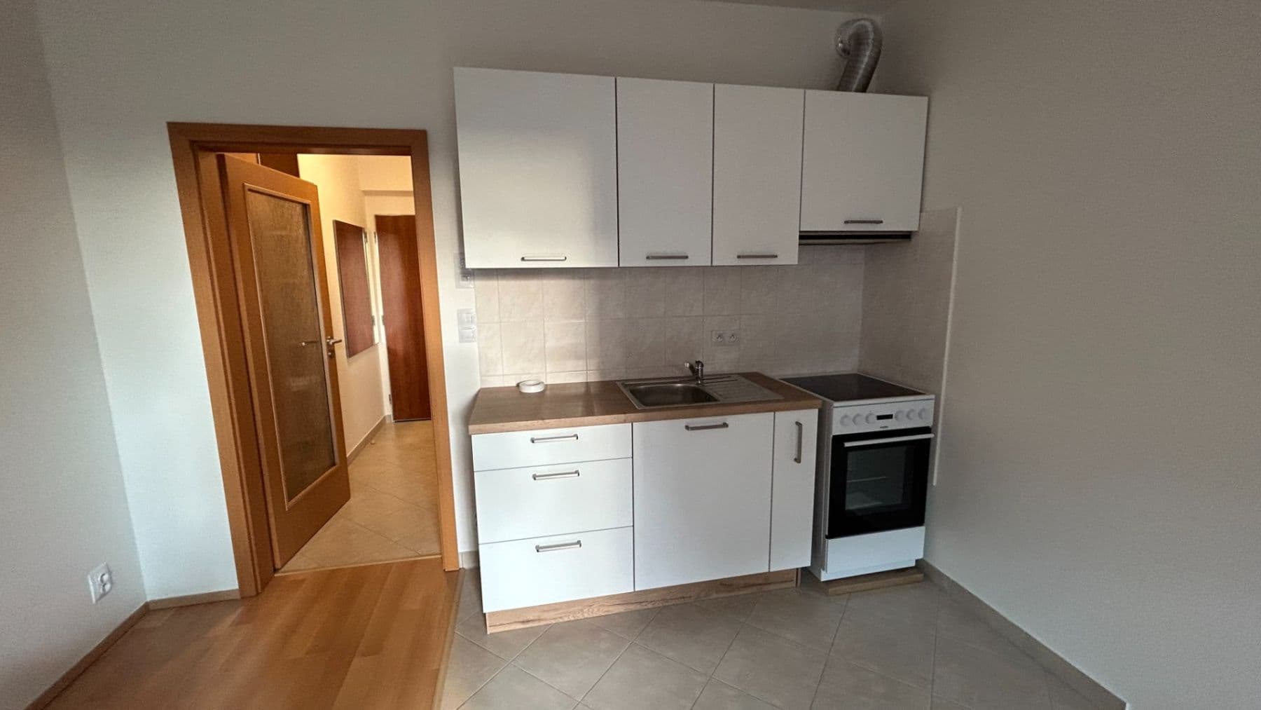 Pronájem bytu 1+kk 27 m², Míšovická, Praha, Praha Pronájem bytu 1+kk 27 m², Míšovická, Praha, Praha