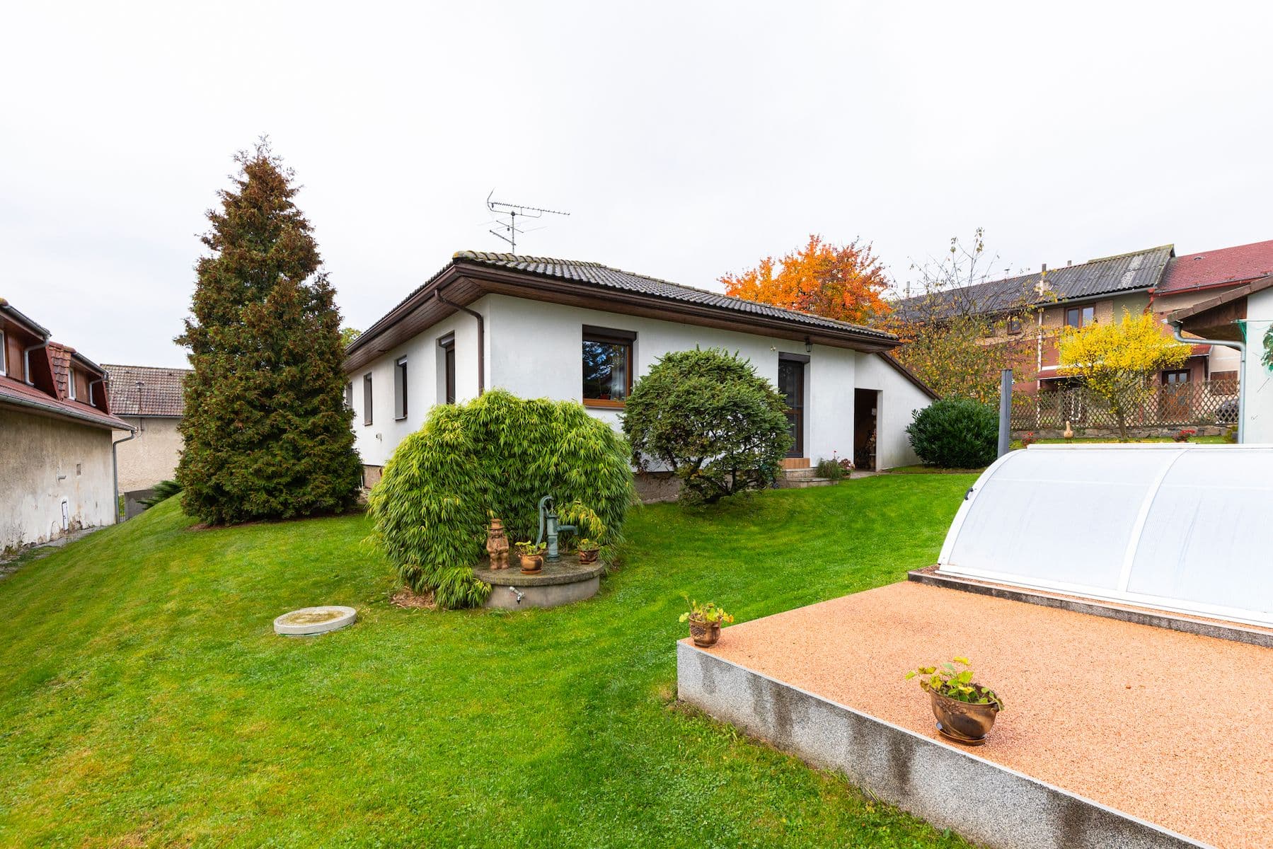 Prodej domu 92 m², pozemek 1.453 m², Benešov, Středočeský kraj Prodej domu 92 m², pozemek 1.453 m², Benešov, Středočeský kraj