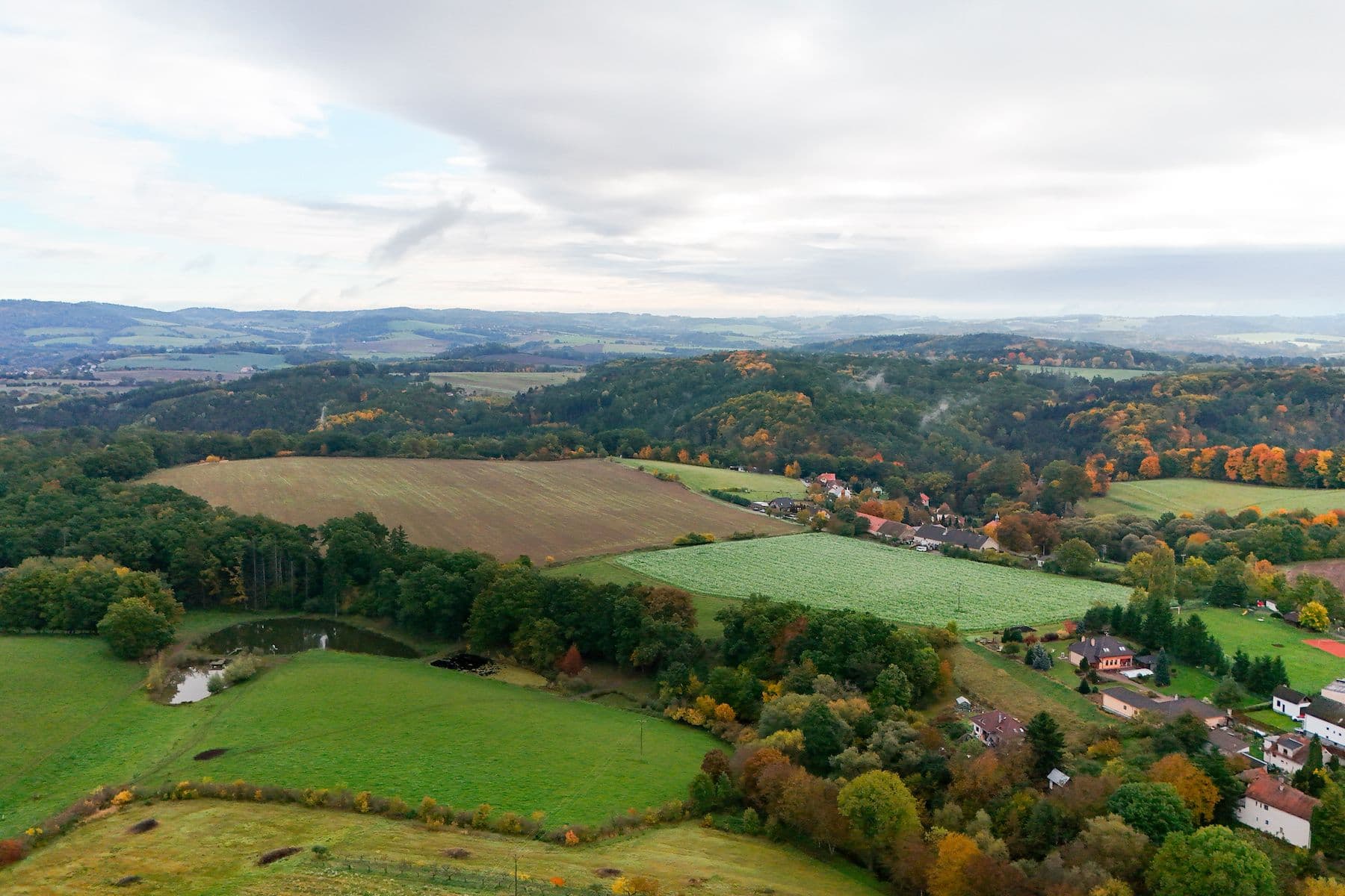 Prodej domu 92 m², pozemek 1.453 m², Benešov, Středočeský kraj Prodej domu 92 m², pozemek 1.453 m², Benešov, Středočeský kraj