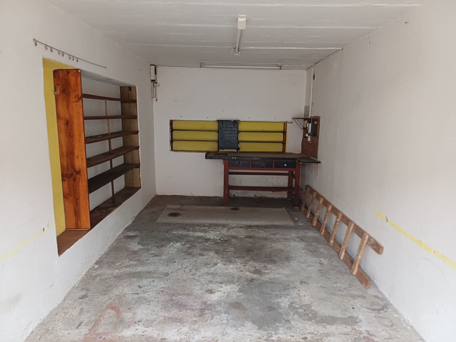 Pronájem garáže 16 m², Brno, Jihomoravský kraj Pronájem garáže 16 m², Brno, Jihomoravský kraj