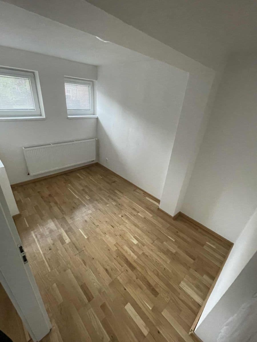 Pronájem bytu 4+kk 90 m², Nad Lesíkem, Praha, Praha Pronájem bytu 4+kk 90 m², Nad Lesíkem, Praha, Praha