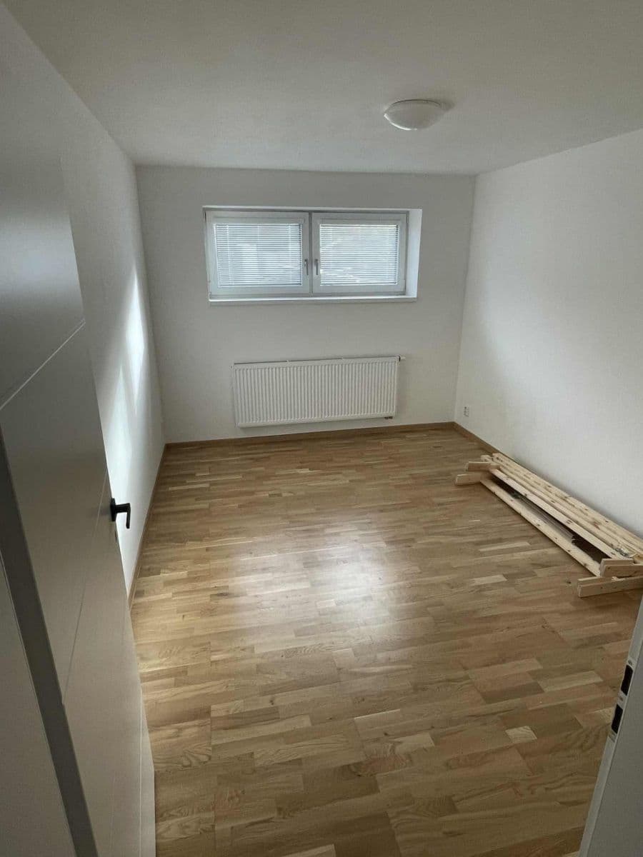 Pronájem bytu 4+kk 90 m², Nad Lesíkem, Praha, Praha Pronájem bytu 4+kk 90 m², Nad Lesíkem, Praha, Praha