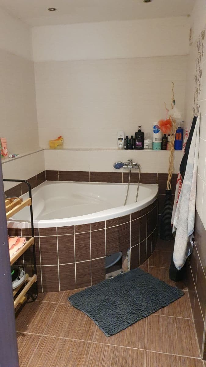 Prodej bytu 3+1 101 m², U Jezera, Praha, Praha Prodej bytu 3+1 101 m², U Jezera, Praha, Praha