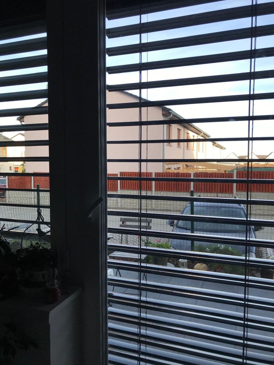 Pronájem bytu 1+kk 35 m², Uherova, Chýně, Středočeský kraj Pronájem bytu 1+kk 35 m², Uherova, Chýně, Středočeský kraj