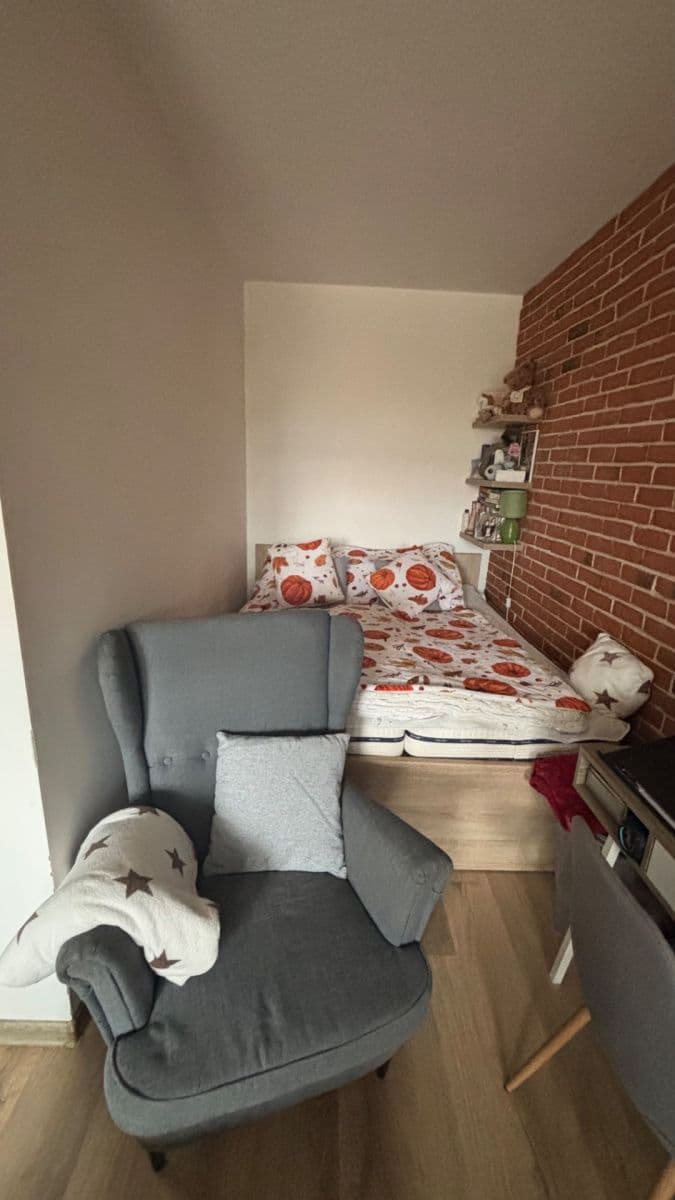 Pronájem bytu 1+kk 35 m², Uherova, Chýně, Středočeský kraj Pronájem bytu 1+kk 35 m², Uherova, Chýně, Středočeský kraj