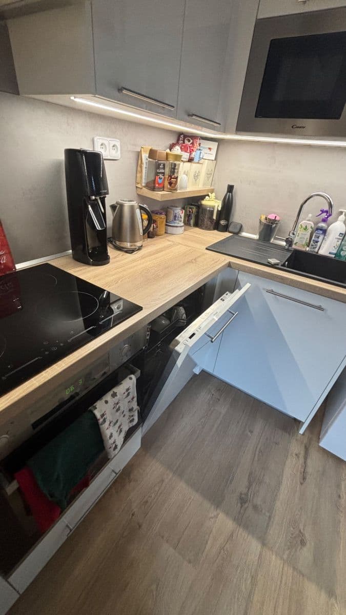 Pronájem bytu 1+kk 35 m², Uherova, Chýně, Středočeský kraj Pronájem bytu 1+kk 35 m², Uherova, Chýně, Středočeský kraj