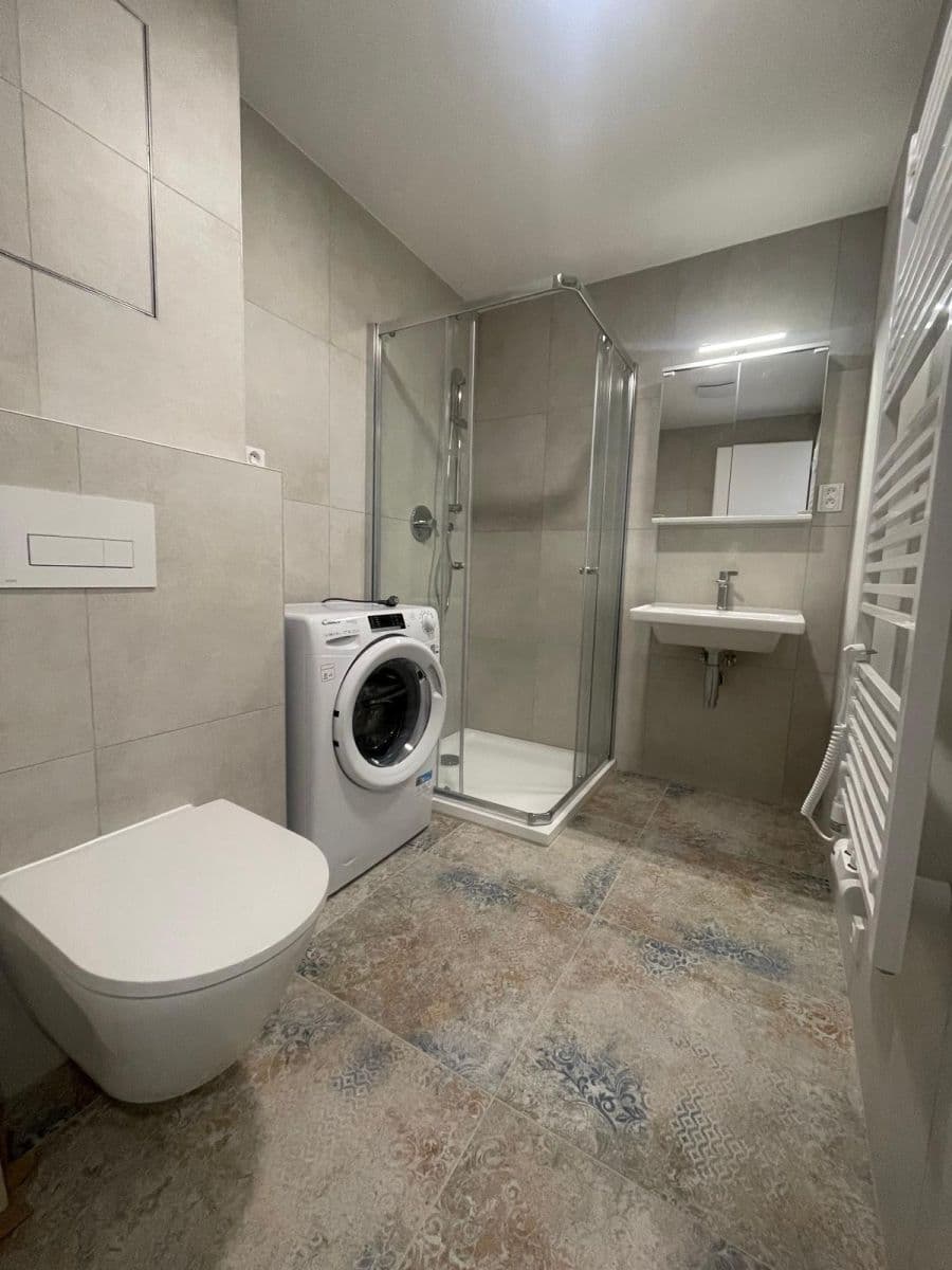 Pronájem bytu 1+kk 38 m², třída Generála Píky, Brno, Jihomoravský kraj Pronájem bytu 1+kk 38 m², třída Generála Píky, Brno, Jihomoravský kraj