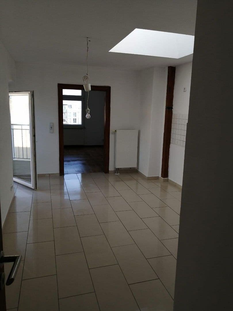 Pronájem bytu 5+1 118 m², Thomasiusstraße 7, Halle, Sasko-Anhaltsko Pronájem bytu 5+1 118 m², Thomasiusstraße 7, Halle, Sasko-Anhaltsko