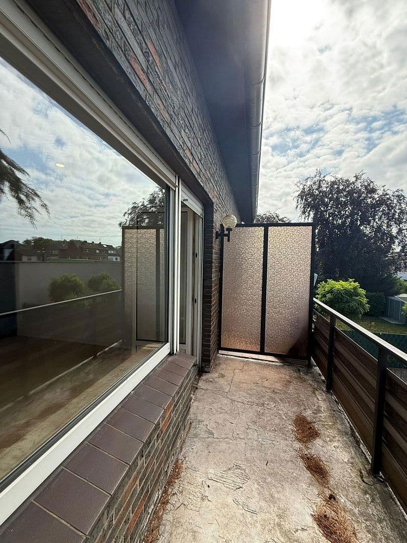 Pronájem bytu 1+1 32 m², Am Sandberg 8, Duisburg, Severní Porýní-Vestfálsko Pronájem bytu 1+1 32 m², Am Sandberg 8, Duisburg, Severní Porýní-Vestfálsko