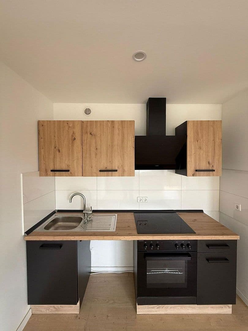 Pronájem bytu 1+1 32 m², Am Sandberg 8, Duisburg, Severní Porýní-Vestfálsko Pronájem bytu 1+1 32 m², Am Sandberg 8, Duisburg, Severní Porýní-Vestfálsko