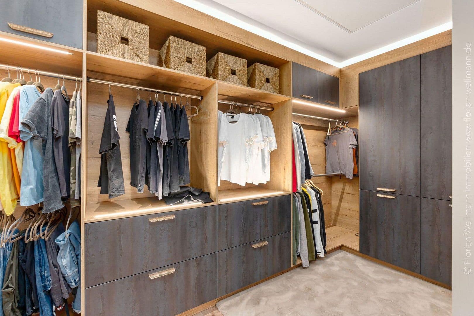 Prodej domu 254 m², pozemek 510 m², Bissendorf, Dolní Sasko Prodej domu 254 m², pozemek 510 m², Bissendorf, Dolní Sasko