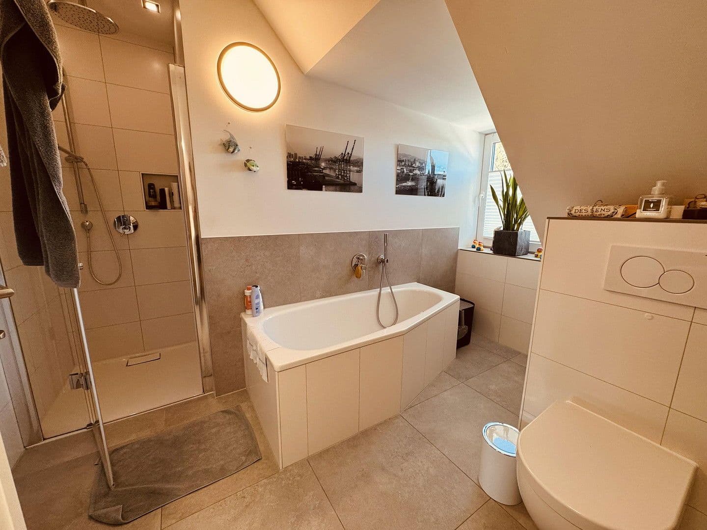 Pronájem bytu 2+1 74 m², Unterhaching, Bavorsko Pronájem bytu 2+1 74 m², Unterhaching, Bavorsko