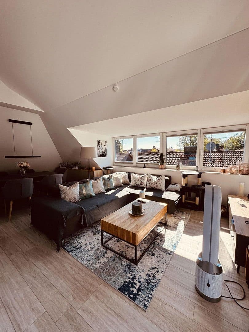 Pronájem bytu 2+1 74 m², Unterhaching, Bavorsko Pronájem bytu 2+1 74 m², Unterhaching, Bavorsko