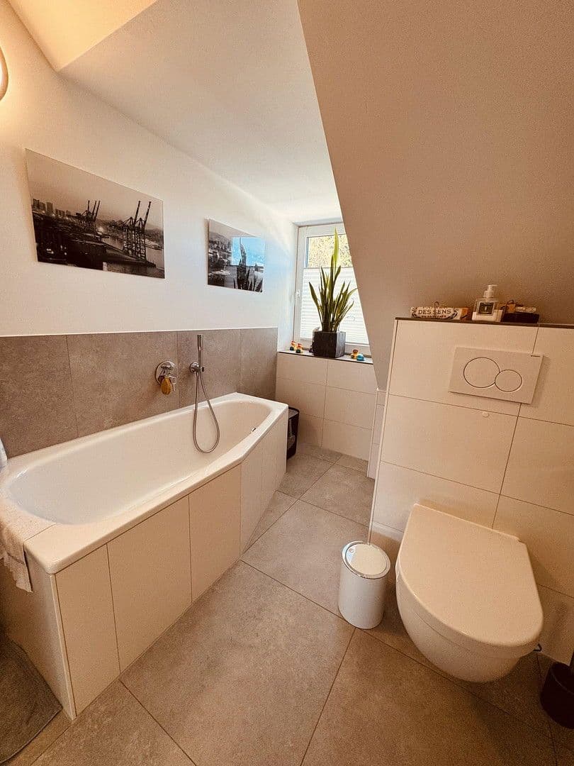 Pronájem bytu 2+1 74 m², Unterhaching, Bavorsko Pronájem bytu 2+1 74 m², Unterhaching, Bavorsko