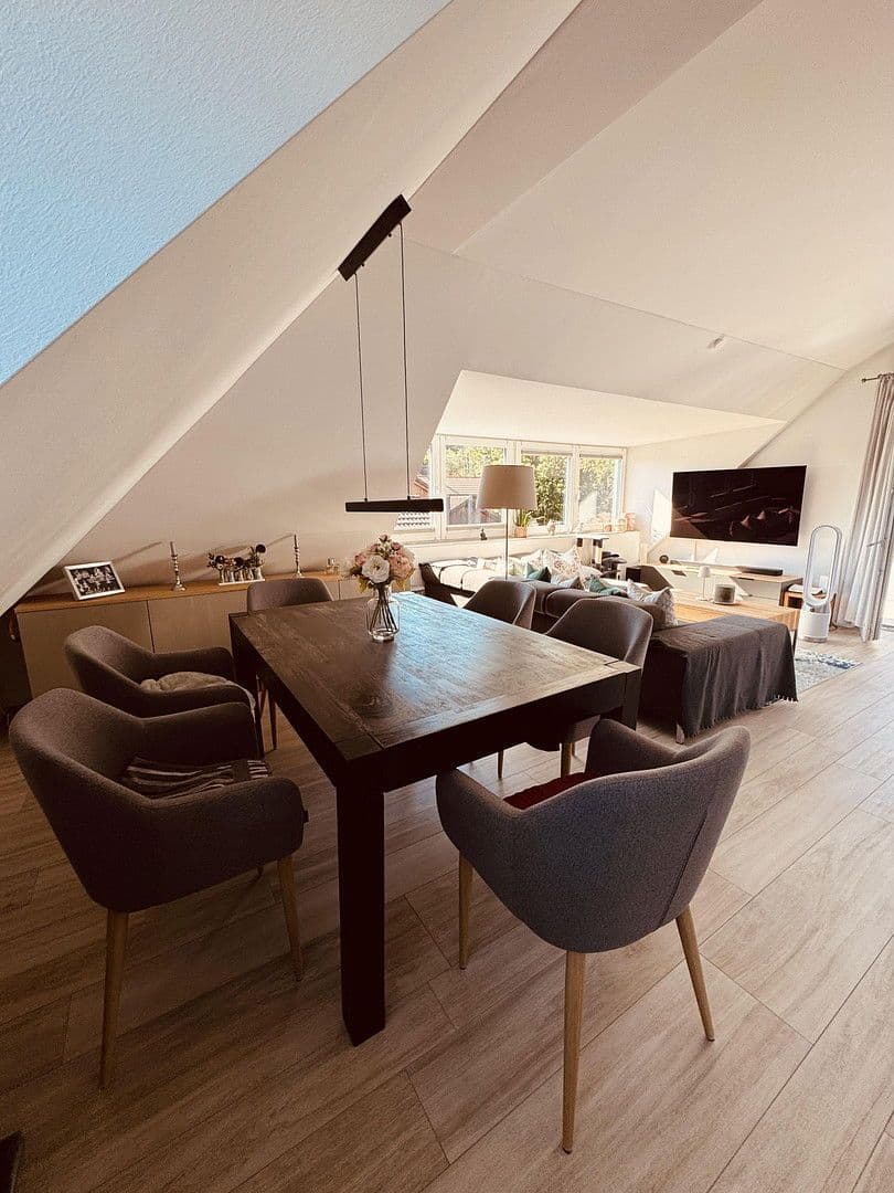 Pronájem bytu 2+1 74 m², Unterhaching, Bavorsko Pronájem bytu 2+1 74 m², Unterhaching, Bavorsko