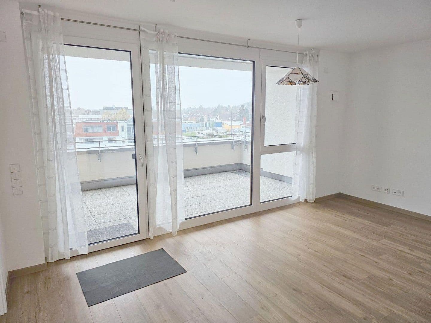 Pronájem bytu 2+1 47 m², Tamm, Bádensko-Württembersko Pronájem bytu 2+1 47 m², Tamm, Bádensko-Württembersko
