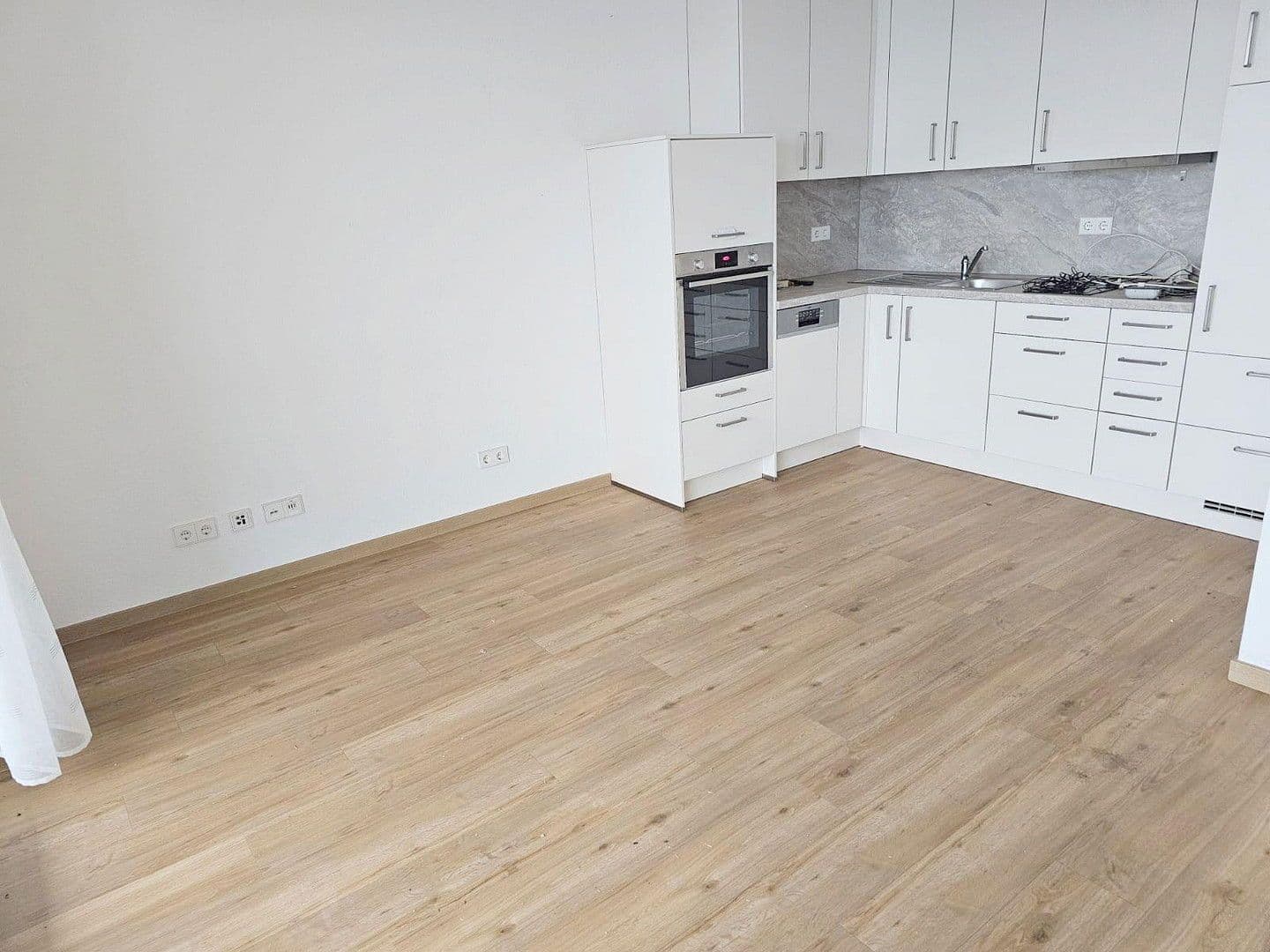 Pronájem bytu 2+1 47 m², Tamm, Bádensko-Württembersko Pronájem bytu 2+1 47 m², Tamm, Bádensko-Württembersko