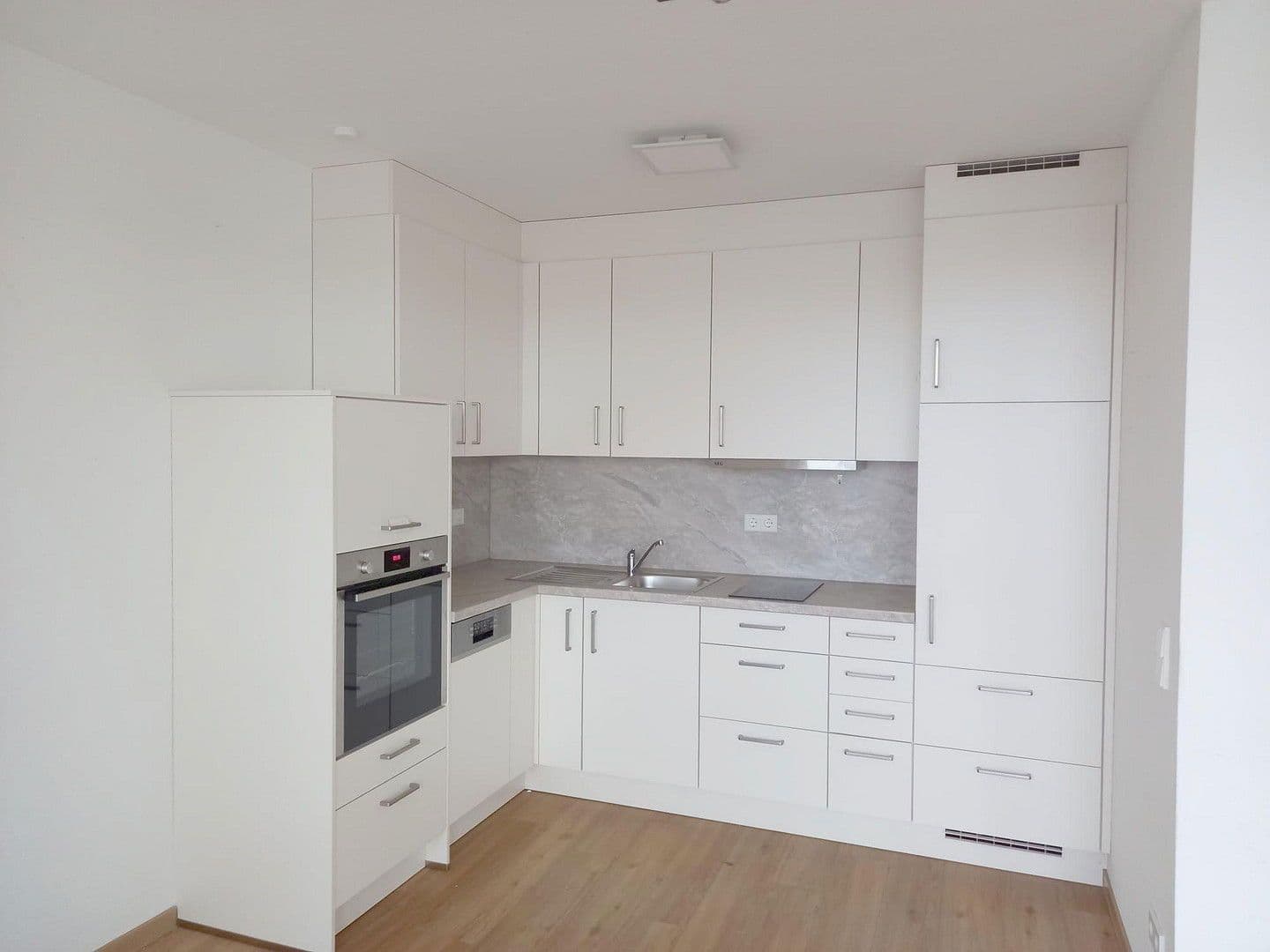 Pronájem bytu 2+1 47 m², Tamm, Bádensko-Württembersko Pronájem bytu 2+1 47 m², Tamm, Bádensko-Württembersko